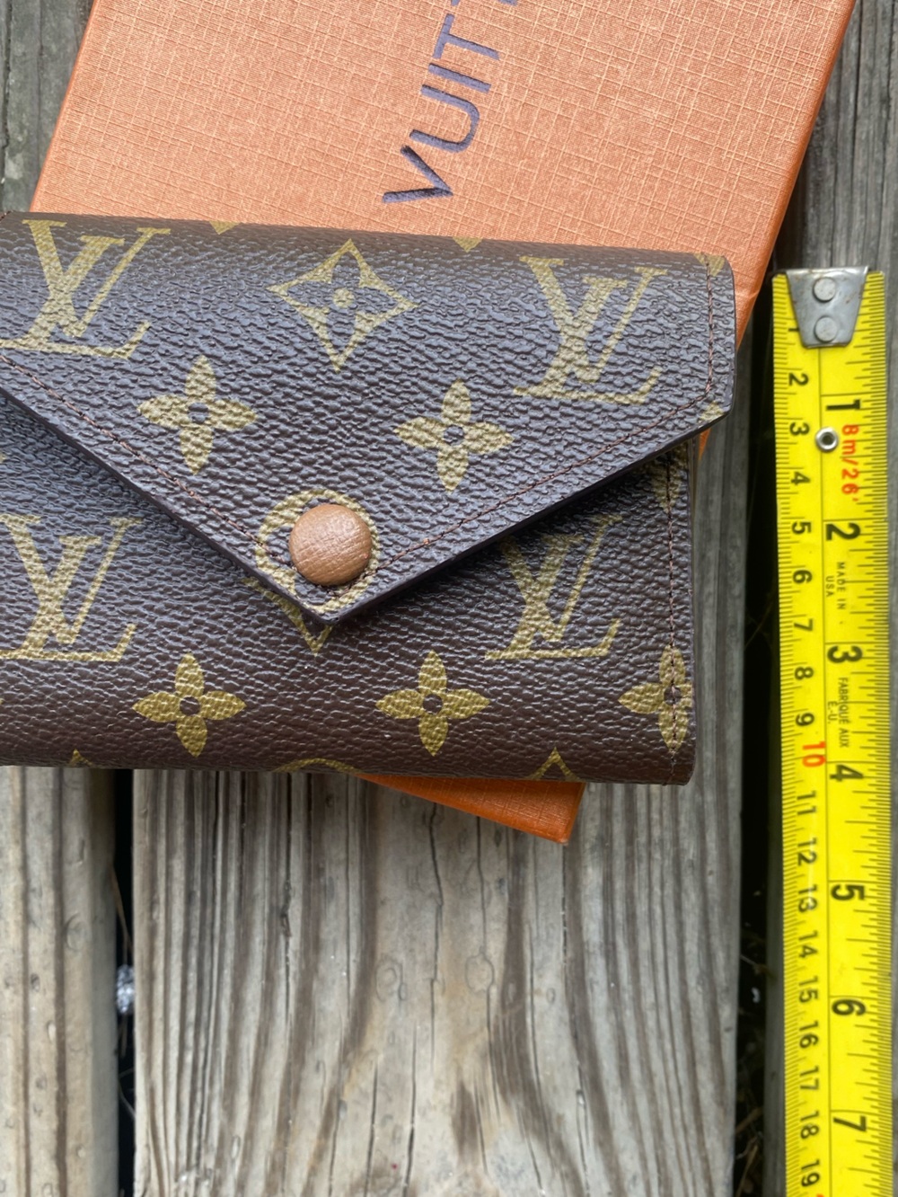 ✨ Luxury Inspired Monogram TriFold Wallet - Picture 10 of 11